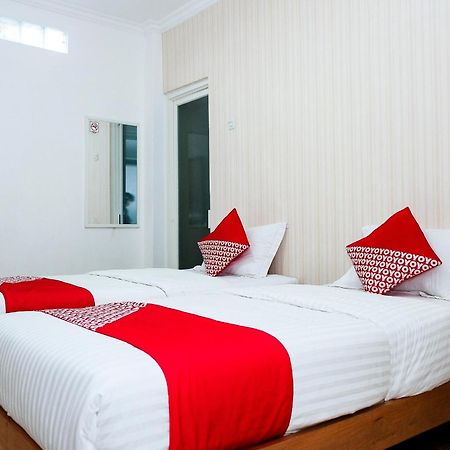โอโย 1454 111 เรสซิเดนซ์ Hotel บาตู ภายนอก รูปภาพ