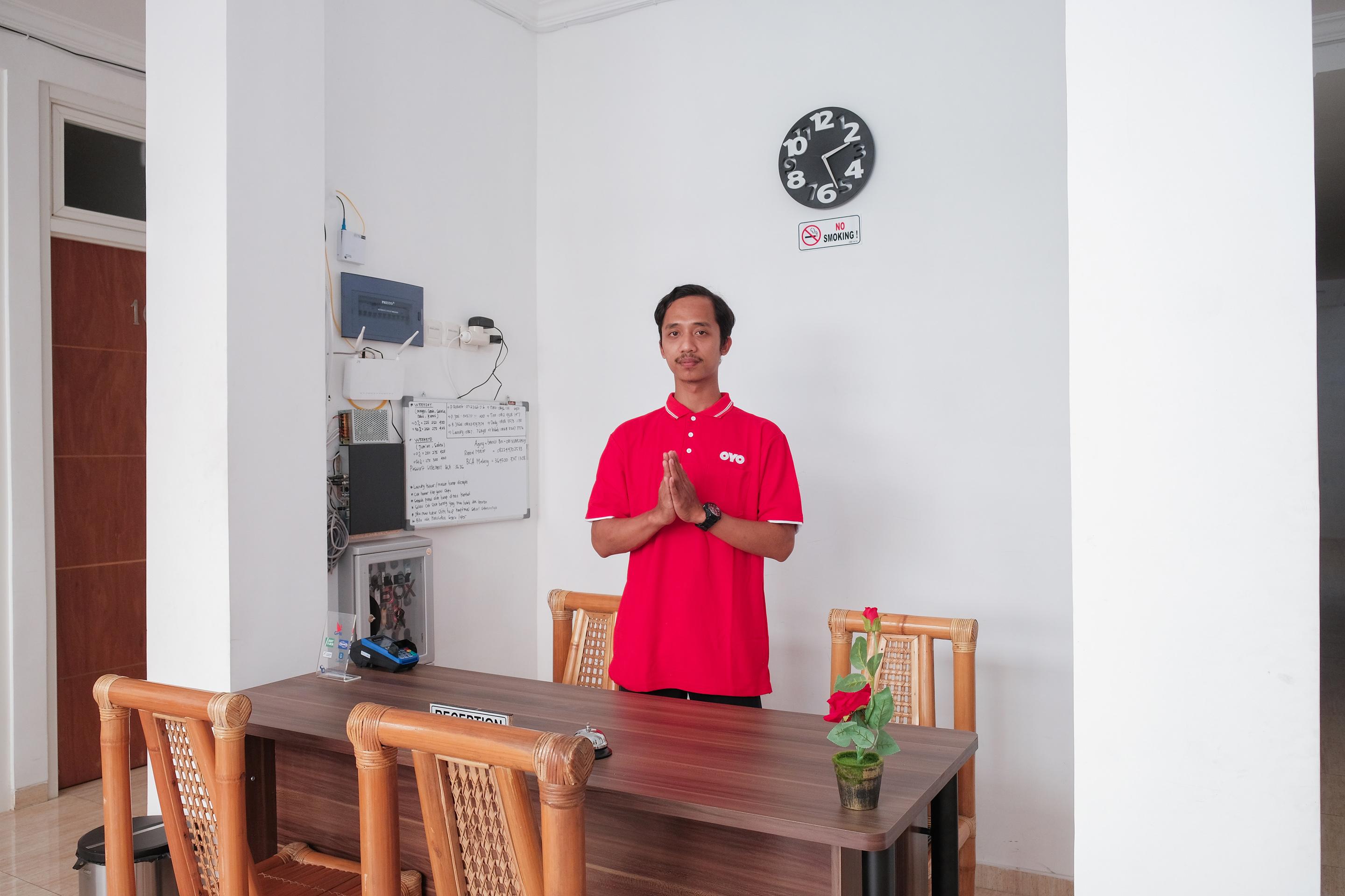 โอโย 1454 111 เรสซิเดนซ์ Hotel บาตู ภายนอก รูปภาพ